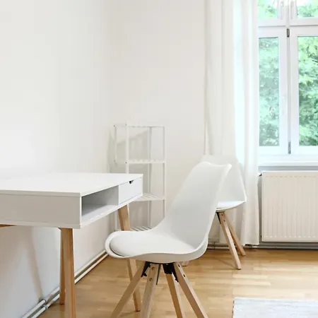 Two Komfortable Am Stadtpark Ruhig Und Zentral Im Villenviertel