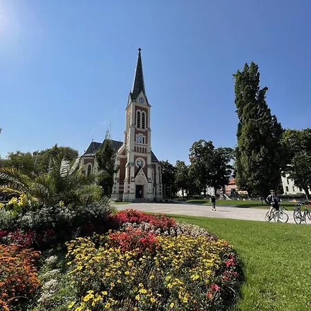 Two Komfortable Am Stadtpark Ruhig Und Zentral Im Villenviertel Appartement *